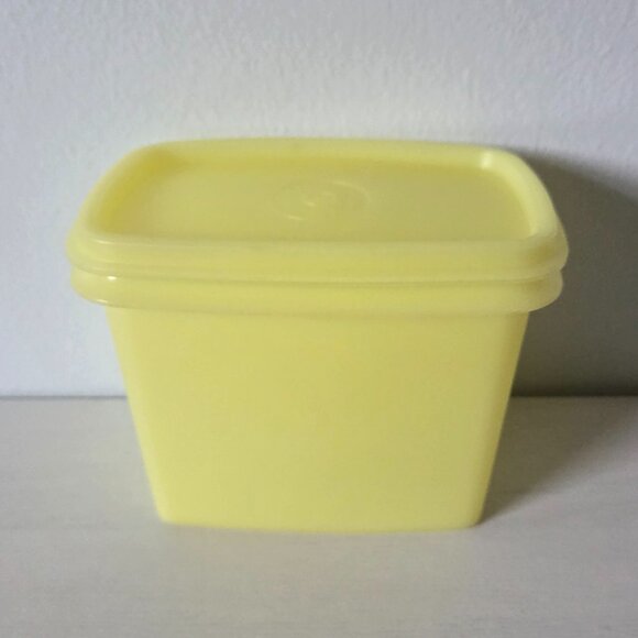 Vintage Tupperware Rectangle Yellow Storage Container 1243-3 With Lid 1244-6 - Picture 3 of 6